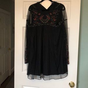 Zara top with lace sleeves